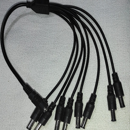 CABLE PULPO PARA DVR - 1 ENTRADA MINIPLUG HUECO Y 8  SALIDAS PLUG FUENTE