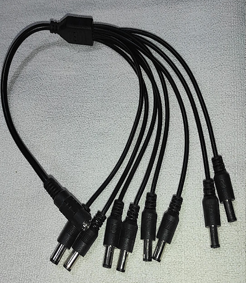 CABLE PULPO PARA DVR - 1 ENTRADA MINIPLUG HUECO Y 8 SALIDAS PLUG FUENTE