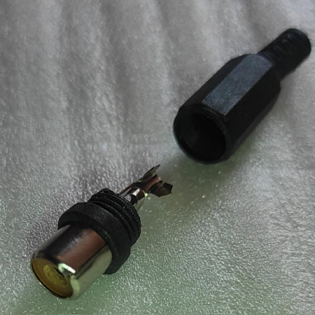 FICHA RCA HEMBRA PARA SOLDAR COLOR NEGRO