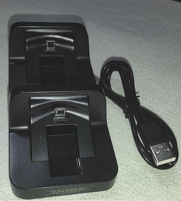 DUAL CHARGING DOCK PARA JOYSTICK INALÁMBRICO DE PS4 - Imagen 4