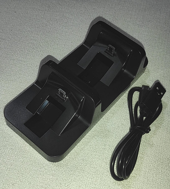 DUAL CHARGING DOCK PARA JOYSTICK INALÁMBRICO DE PS4 - Imagen 2