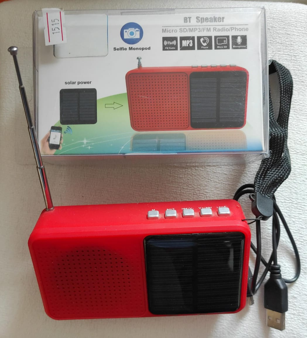 PARLANTE BT PORTATIL ch-101 KP-225BT CON PANEL SOLAR, LINTERNA LED ,BATERÍA RECARGABLE Y TAMBIÉN PILAS COMUNES