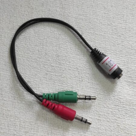 ADAPTADOR DE 2 PLUG 3.5 (MIC Y AUDIO) A MINIJACK 3.5 DE 3 CONTACTOS (MIC Y AUDIO)