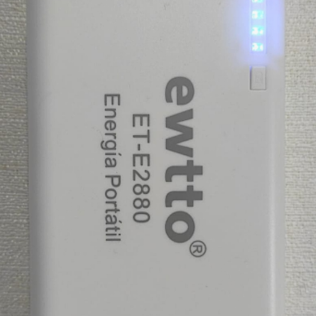 POWER BANK EWTTO 12000 MAH ET-E2880 CON LINTERNA Y 2 PUERTOS USB