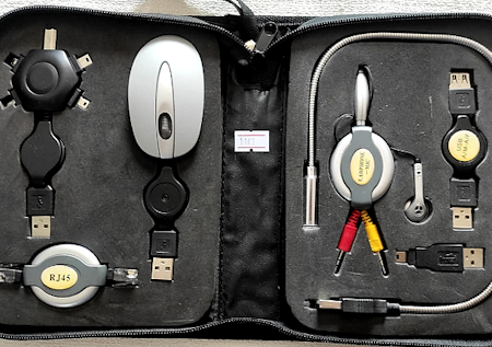 KIT VIAJERO PARA NOTEBOOK MOUSE-LUZ FLEXIBLE-RJ45-AURI CON MIC-MULTIPUERTO-EXTENSIÓN Y RJ11