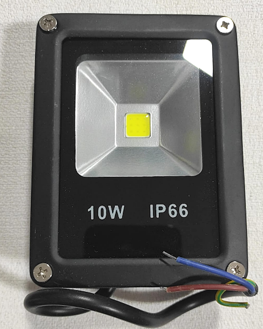 REFECTOR LED 11.5X8.5CM LUZ BLANCA INTERIOR O EXTERIOR EQUIVALE (APROX) A 80W DE HALÓGENO