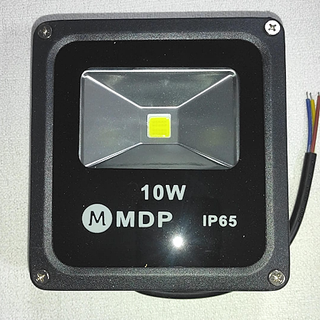 REFLECTOR LED 12X12CM LUZ BLANCA INTERIOR O EXTERIOR 10W COB EQUIVALE (APROX) A 80W DE HALÓGENO