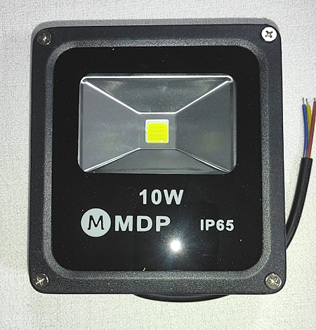 REFLECTOR LED 12X12CM LUZ BLANCA INTERIOR O EXTERIOR 10W COB EQUIVALE (APROX) A 80W DE HALÓGENO