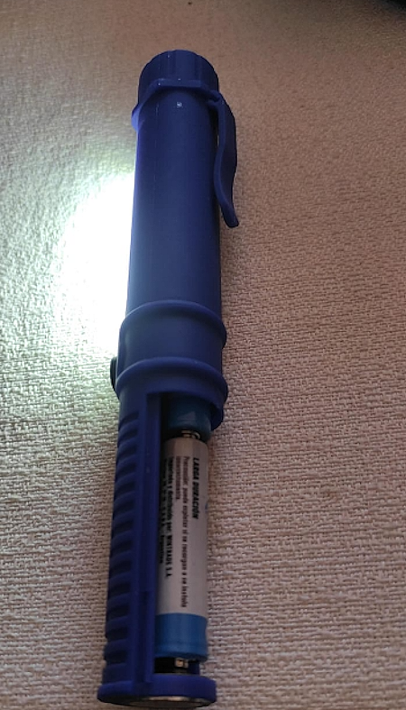 LINTERNA COB LARGA - CON LED+AUMENTO EN UN EXTREMO (LINTERNA) Y TIRA COB DE 12LEDS TIPO FLUORESCENTE- IMAN Y PESTAÑA DE AGARRE (16,5CM*2,3CM) - Imagen 3