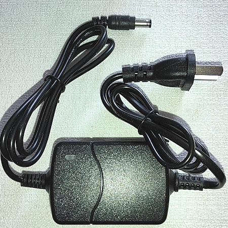 FUENTE DE 12V 2A A TOMA DE 220V CON CABLE A TOMA DE PARED